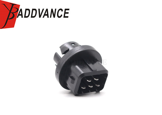 Hot Selling Automotive Electrical Black Male 5 Pin Fuel Pump Connector For Toyota