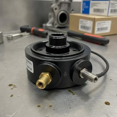 Filtro d'olio universale, adattatore a piastra sandwich, installabile tra il blocco motore e il filtro dell'olio.